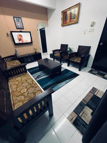 . Daliya Homestay Ulu Tiram JB