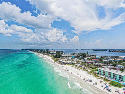 Two story condo with ocean on one side and bay on other only steps away in Bradenton Beach, USA