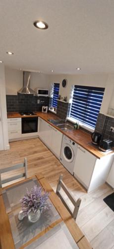 Broxtowe house -3 bed House parking Nottingham