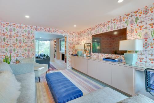 Modern Austin Home with Yard about 1 half Miles from ACL! - image 12