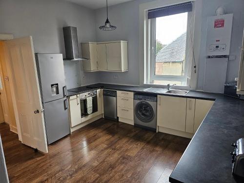 Snug - Abhainn Apartment in เฮเลนส์โบ่