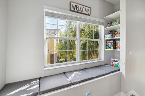 Comfy Disney Themed Oasis 1BR near Parks townhouse in Orlando, USA