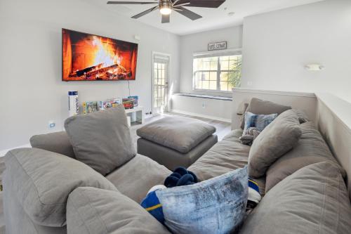 Amazing Disney Themed Oasis 3BR near Parks townhouse in Orlando, USA