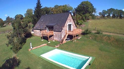 Gîte d'Haut Bagnac avec piscine - Location saisonnière - Anglards-de-Salers