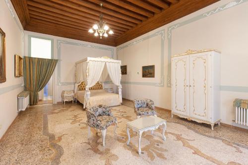 LUXURY APARTMENT PESARO PAPAFAVA, Venice (photo 3)