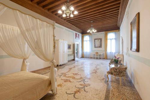 LUXURY APARTMENT PESARO PAPAFAVA, Venice (photo 5)