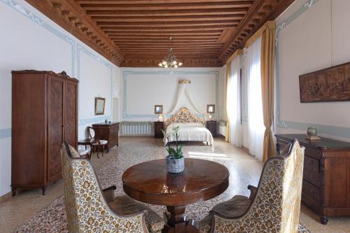 LUXURY APARTMENT PESARO PAPAFAVA, Venice (photo 8)
