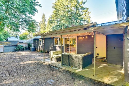 Lake Oswego Home with Covered Patio Near Portland!