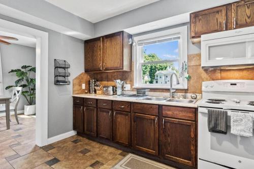 Family Sized & Centrally Located in Fort Wayne, USA
