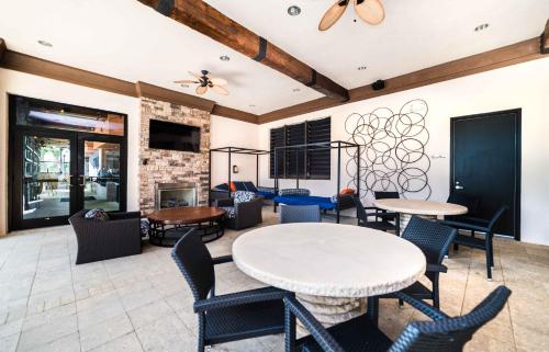 Solterra Resort 10 Bed 8 Baths in Davenport, USA
