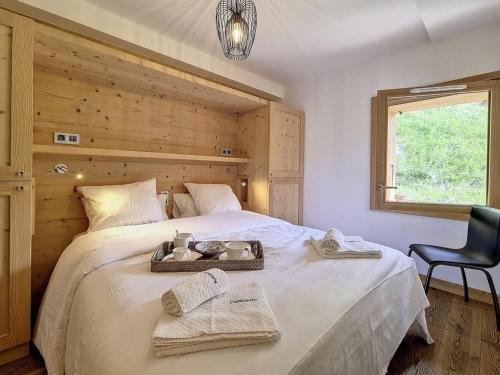 Chalet Coron · Confort superieur · Sauna et Wifi · Acces direct aux pistes · Parking couvert - FR-1- near Cafe Snack