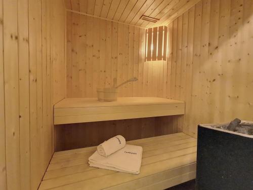 Chalet Coron · Confort superieur · Sauna et Wifi · Acces direct aux pistes · Parking couvert - FR-1- near Cafe Snack