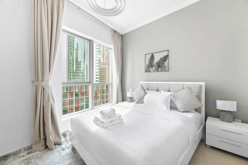 StoneTree - Furnished 1 BR in Bay Central - image 3