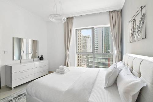 StoneTree - Furnished 1 BR in Bay Central - image 10