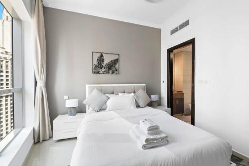 StoneTree - Furnished 1 BR in Bay Central - main image