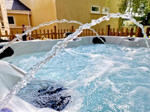 The Hamilton luxury holiday let's- The Coach House with hot tub