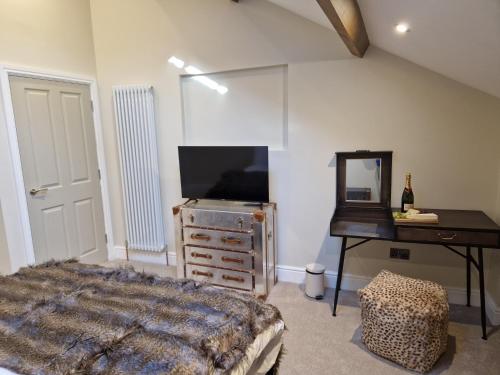 The Hamilton luxury holiday let's- The Coach House with hot tub