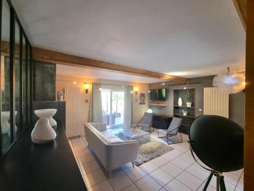 Gîte campagnard avec animaux acceptés, terrasse privée - FR-1-496-299 (Gite campagnard avec animaux acceptes, terrasse privee - FR-1-496-299) in Rive-de-Gier