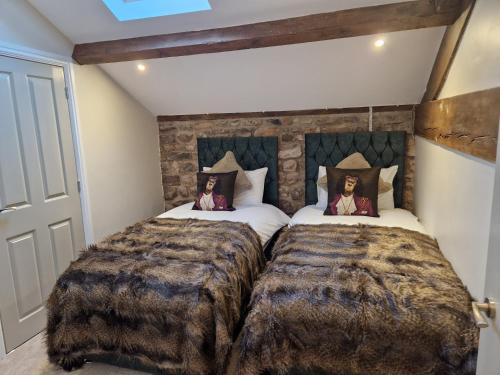 The Hamilton luxury holiday let's- The Coach House with hot tub