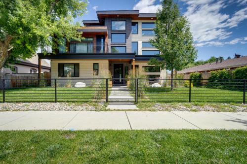 Stylish Denver Home with Rooftop Deck and Pool Table! in Denver, USA