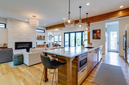 Stylish Denver Home with Rooftop Deck and Pool Table! in Denver, USA