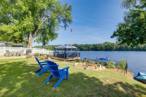 . Riverfront New Hampshire Cottage with Boat Dock