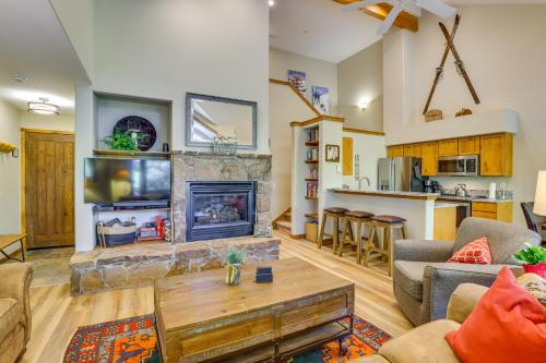 Updated Breck Condo with Mtn Views Walk to Ski Lift