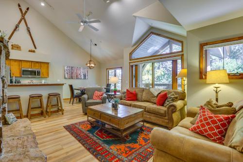 Updated Breck Condo with Mtn Views Walk to Ski Lift - image 3