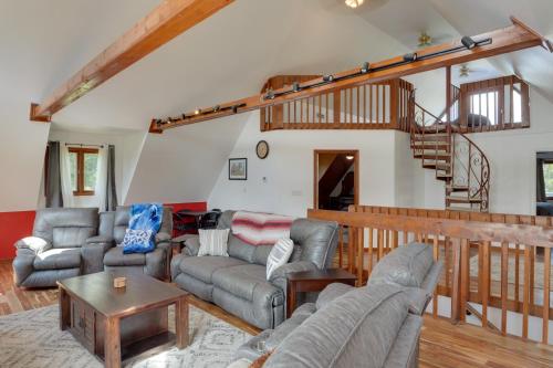 Spacious McMinnville Vacation Home with Gas Grill! in McMinnville, USA