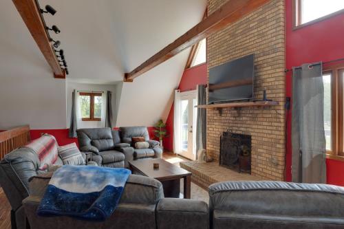 Spacious McMinnville Vacation Home with Gas Grill! in McMinnville, USA