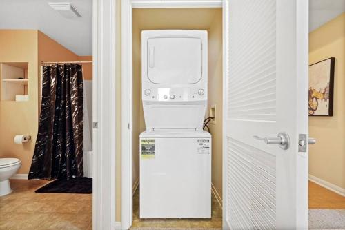 Luxury 2BR/2BA! 5 MIN to Disney!