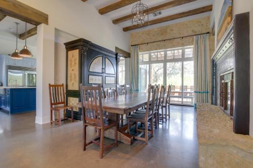 Sprawling Austin Estate with Pool and Fire Pit in Austin, USA