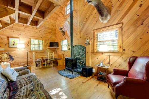 Quiet Balsam Grove Cabin with Hot Tub, Dog Friendly! in Balsam Grove, USA