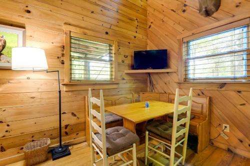Quiet Balsam Grove Cabin with Hot Tub, Dog Friendly! in Balsam Grove, USA