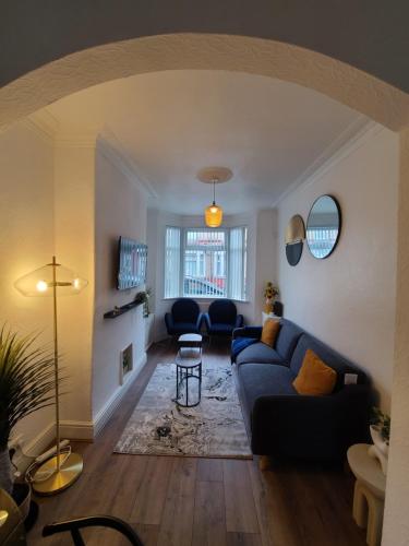 Business Friendly 2BR House Sleeps 5, Wi-Fi, Workspace & Free Parking, Mánchester (foto 4)