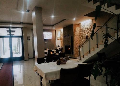 Hotel sofra in Ferizaj