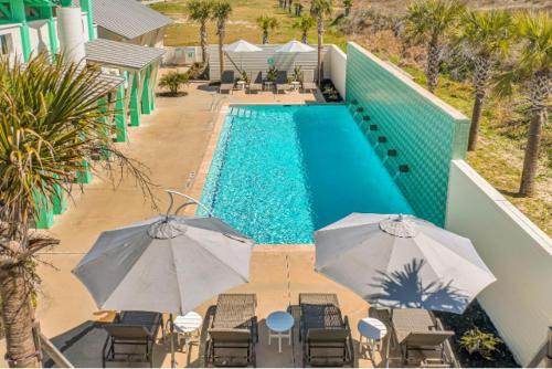 SBKC642, The Emerald, Sleeps 22, Pool & Ocean Views in Port Aransas, USA