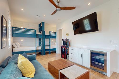 SBKC642, The Emerald, Sleeps 22, Pool & Ocean Views in Port Aransas, USA