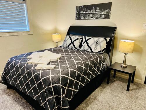 House FREE Parking 3 Bed & Backyard in The Woodlands, USA