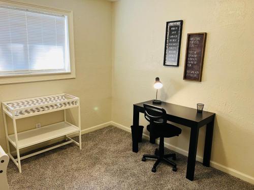 House FREE Parking 3 Bed & Backyard in The Woodlands, USA