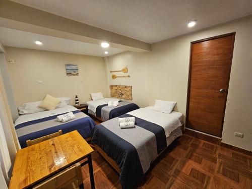 1 double bed, 1 twin bed