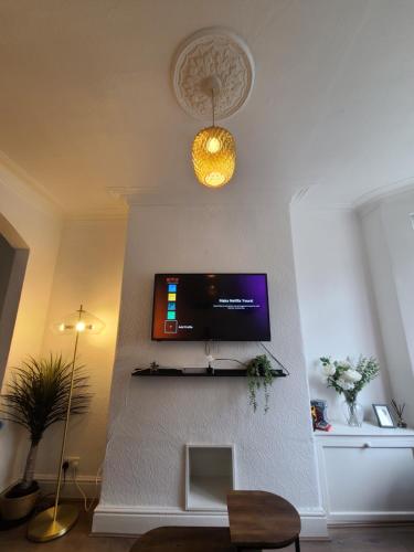Business Friendly 2BR House Sleeps 5, Wi-Fi, Workspace & Free Parking, Mánchester (foto 6)