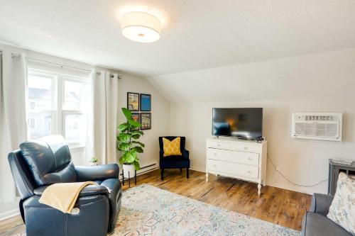 Cozy Norwalk Apt Near Cedar Point and Kalahari! in Norwalk, USA
