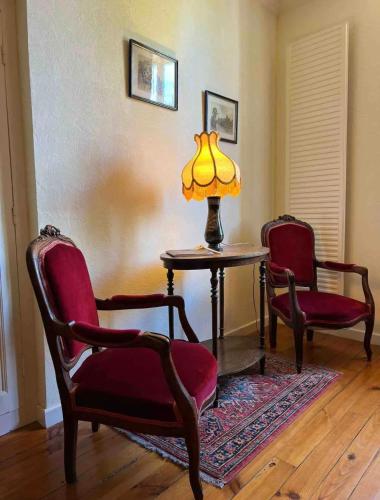 Chez Vanessa Entree privee avec escalier in Saint-Gervais-d'Auvergne