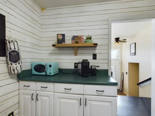 Opuluxe Enjoy Fayettevilles Unit 1 Hidden Gem! in Fayetteville, USA