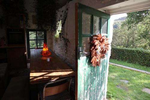 Hapus Yurt Luxury Yurts & Barn - image 8