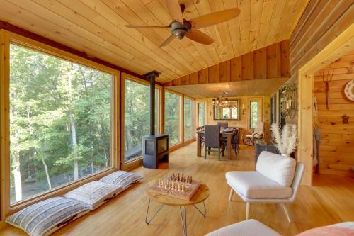 Blue Ridge Cabin with Hot Tub and Private Lake! in Morganton, USA