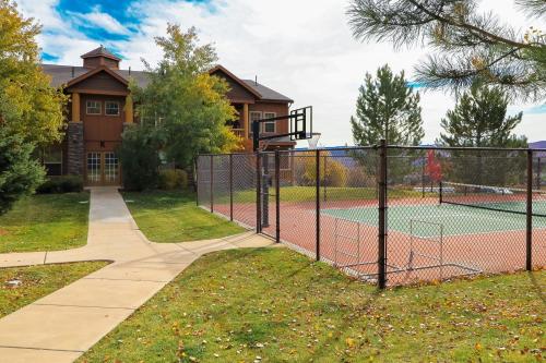 Mountain Oasis Mountain Oasis