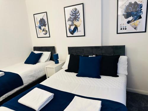 Lovely 4 Bedroom House with 2 Bathroom, Garden and Private Parking