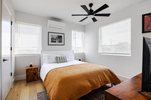 5 Min to UT, Congress - Modern Home in DT East ATX in Austin, USA